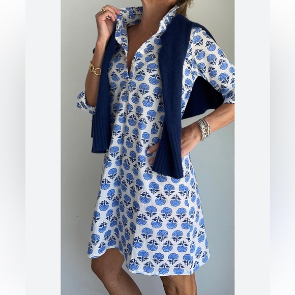 Pink Pineapple Sconset Block Print Dress Sleeveless (Blue) size M - Picture 10 of 11